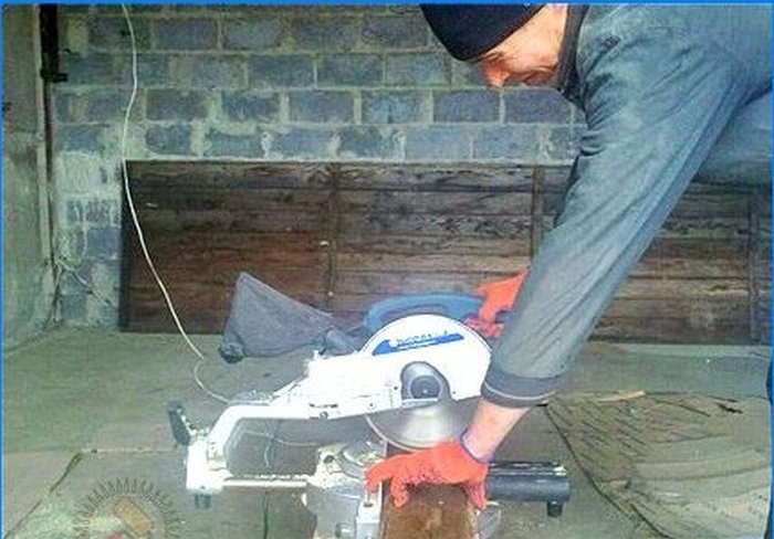How to choose a miter saw. Professional recommendations