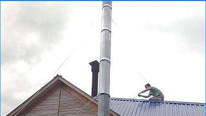 How to install an external chimney from metal pipes