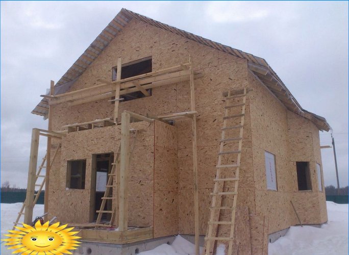 Construction of a frame house in winter