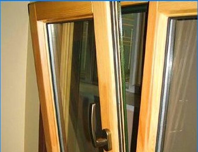 Modern wooden windows: internal structure, varieties, additional equipment