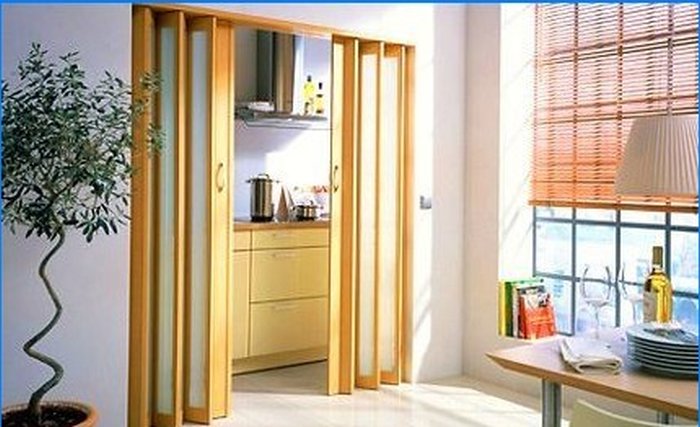 Saving space: selection, installation and self-production of accordion doors