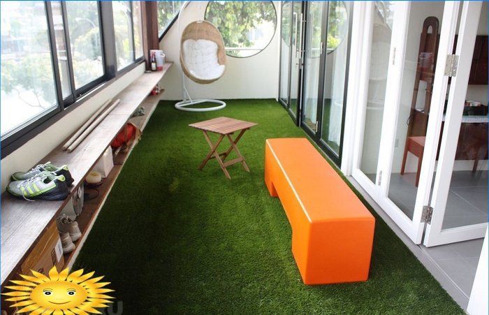 Lawn mat on the balcony