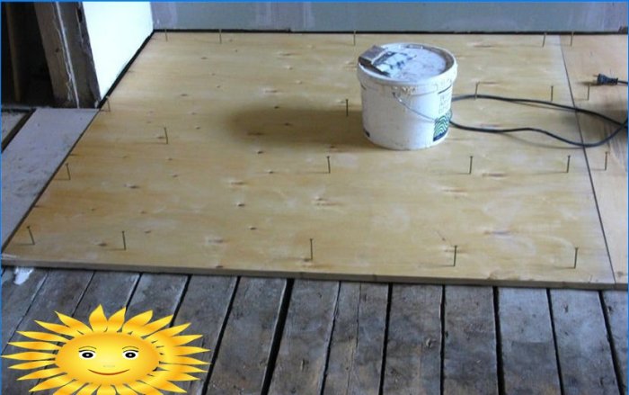 Reinforcing the wood floor with plywood