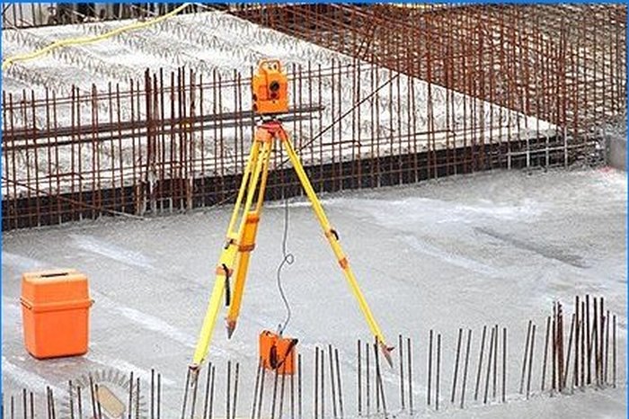 Geodesy and its role at a modern construction site