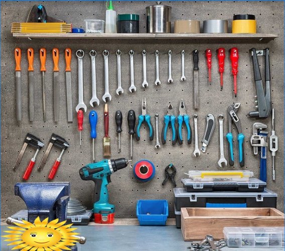 Storage of hand tools in the workshop