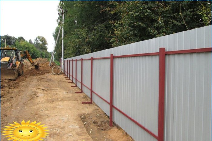 Temporary construction site fencing