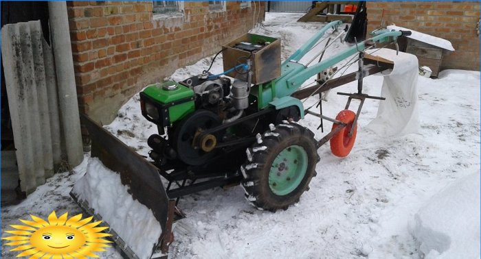 Motoblock for cleaning snow