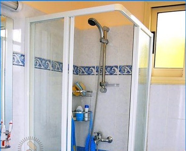 An economical alternative to the bathroom. How to choose a shower cabin