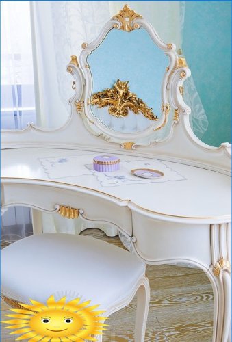 Rococo dressing table