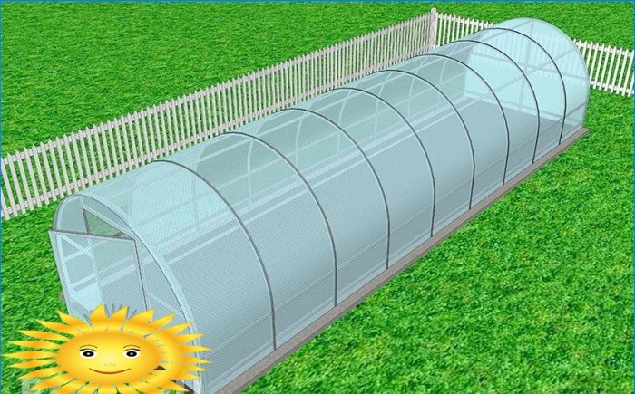 Do-it-yourself greenhouse from a profile pipe and polycarbonate