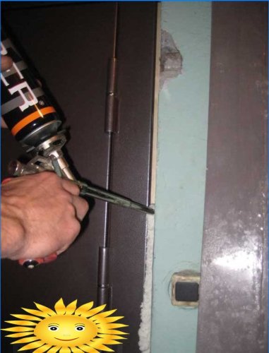 Do-it-yourself installation of an entrance metal door