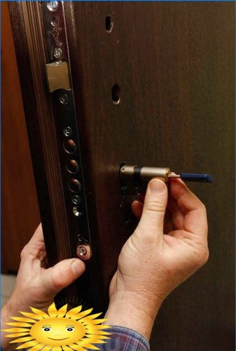 Replacing the front door lock cylinder