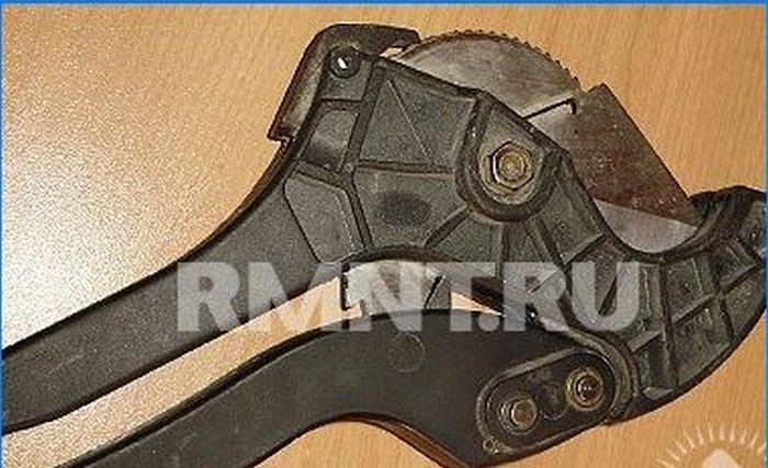 Shears for cutting PPR pipes