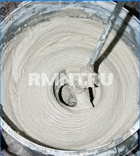 Kneading mortar for putty