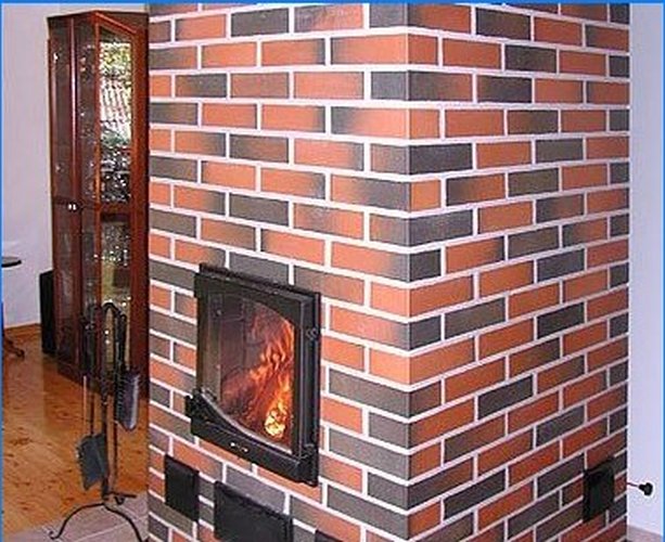 Furnace cladding with tiles