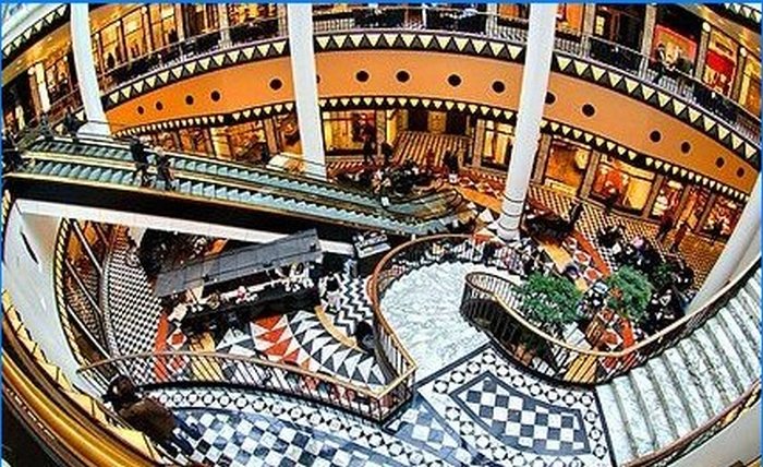 Shopaholic's dream - the most famous shopping centers on the planet