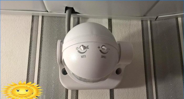 Wall-mounted infrared motion detector ERA MD 03