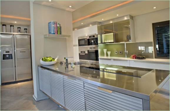 Kitchen island with high gloss surface