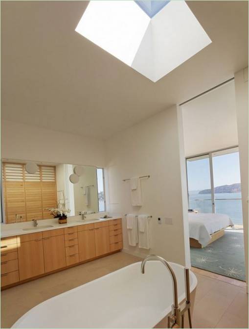 Sausalito Hillside Remodel home bathroom by Turnbull Griffin Haesloop Architects