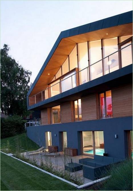 Stylish modernist cottage
