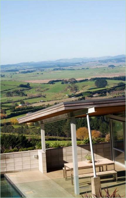 The veranda of the luxurious Foothills House in New Zealand