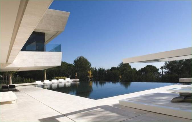 The design of a luxurious villa in Spain