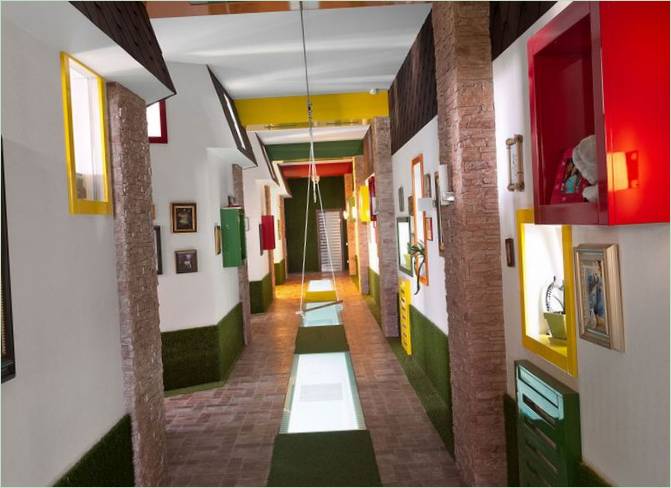 Colorful interior of the corridor of the mansion from Yakusha Design in Dnepropetrovsk