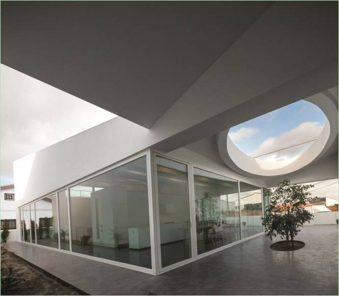 Design of a geometric Portuguese house