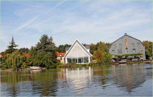 Ruud Visser's elegant home by the lake