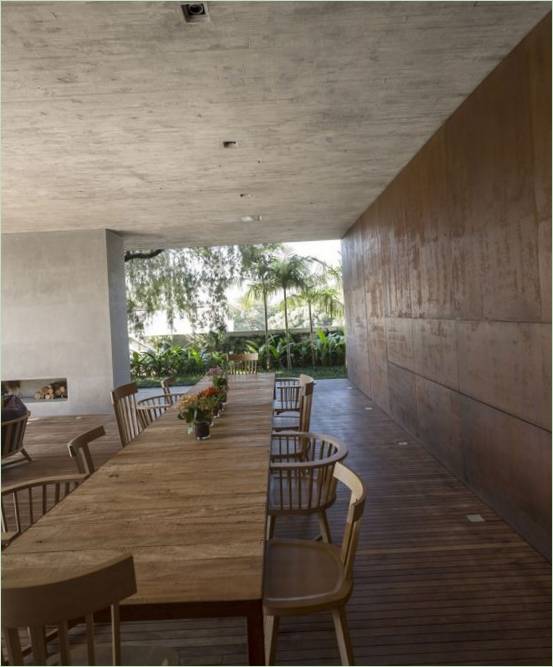 The P House Mansion's beautiful dining table blends beautifully with the interior