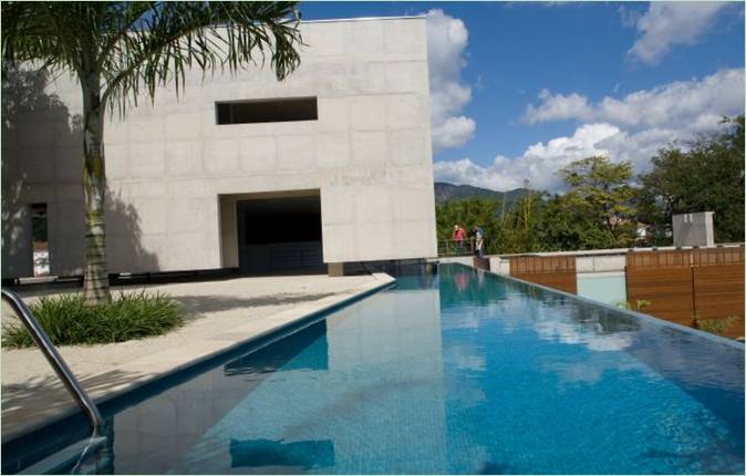 Private house in Rio with a panoramic swimming pool