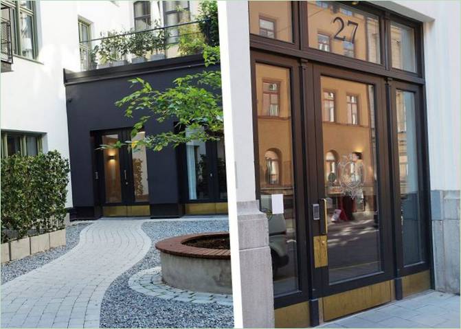 Glass front door in a Stråhattfabriken residence in Stockholm