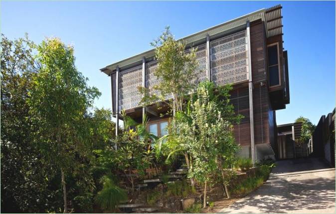 Currimundi Beach House country house design in Australia