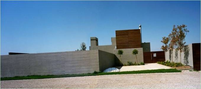 L-Shaped House in Greece