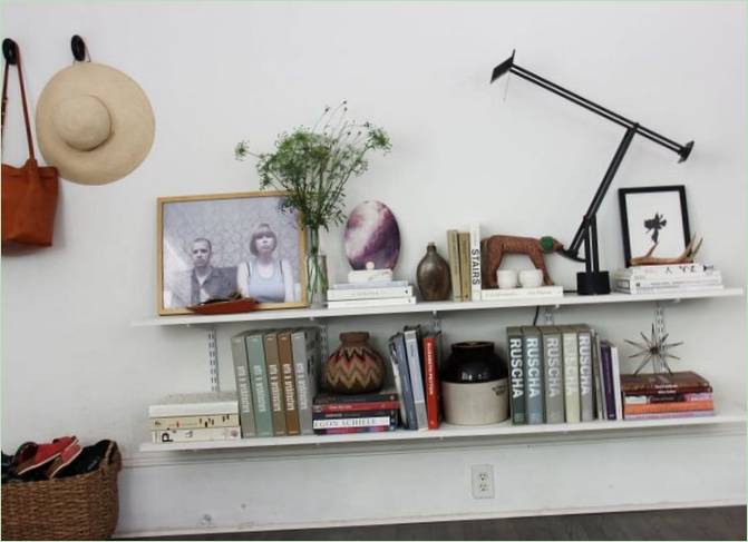 Home with a cozy design: a long bookshelf