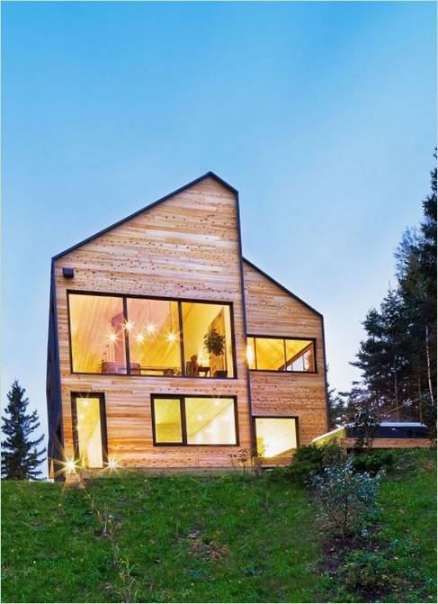 The exterior of a wooden house in Quebec