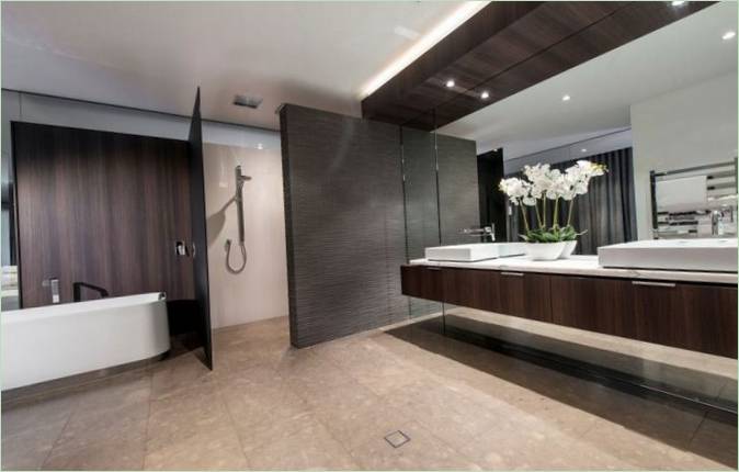 The bathroom of an Expressing Views residence in Australia