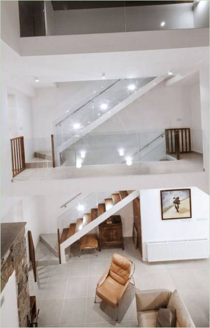 The chic staircase in a house with wooden flooring