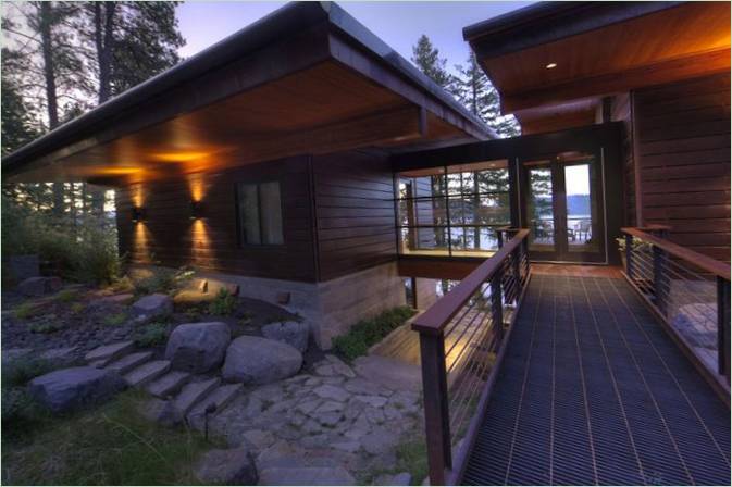 Summer residence overlooking the lake Coeur D'Alene